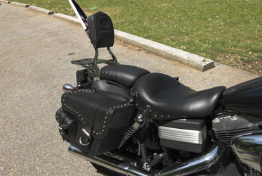 Mustang Wide Solo seat w/ thin pillion pad