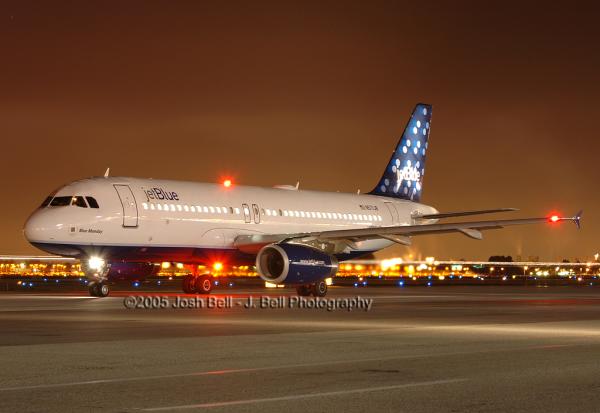 jetBlue Airlines Airbus A320  "Blue Monday"